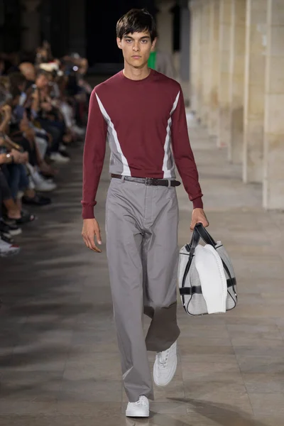 Look 9
